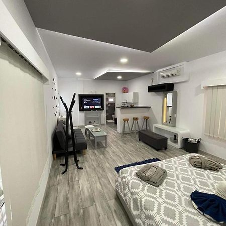 Deluxe Yiota'S Studio ! Хлоракас Экстерьер фото