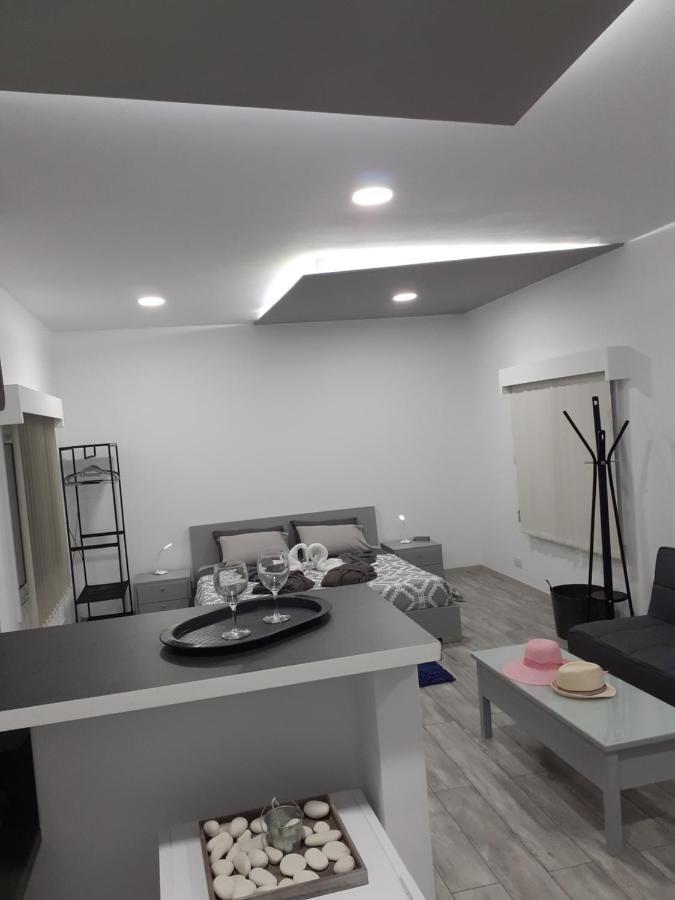 Deluxe Yiota'S Studio ! Хлоракас Экстерьер фото