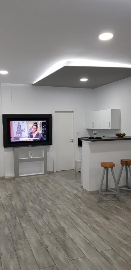 Deluxe Yiota'S Studio ! Хлоракас Экстерьер фото