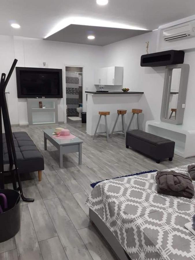 Deluxe Yiota'S Studio ! Хлоракас Экстерьер фото