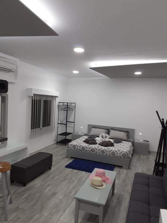 Deluxe Yiota'S Studio ! Хлоракас Экстерьер фото
