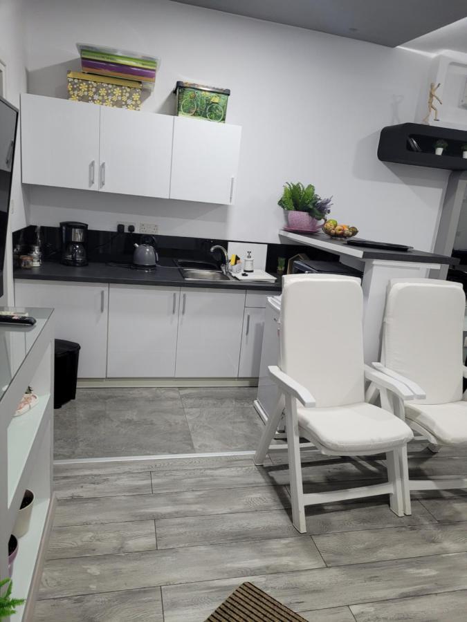 Deluxe Yiota'S Studio ! Хлоракас Экстерьер фото