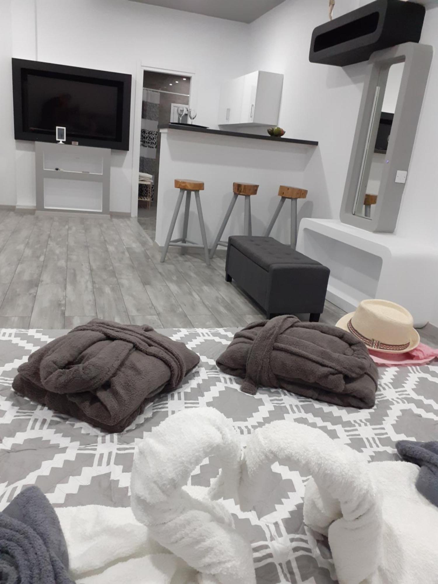 Deluxe Yiota'S Studio ! Хлоракас Номер фото